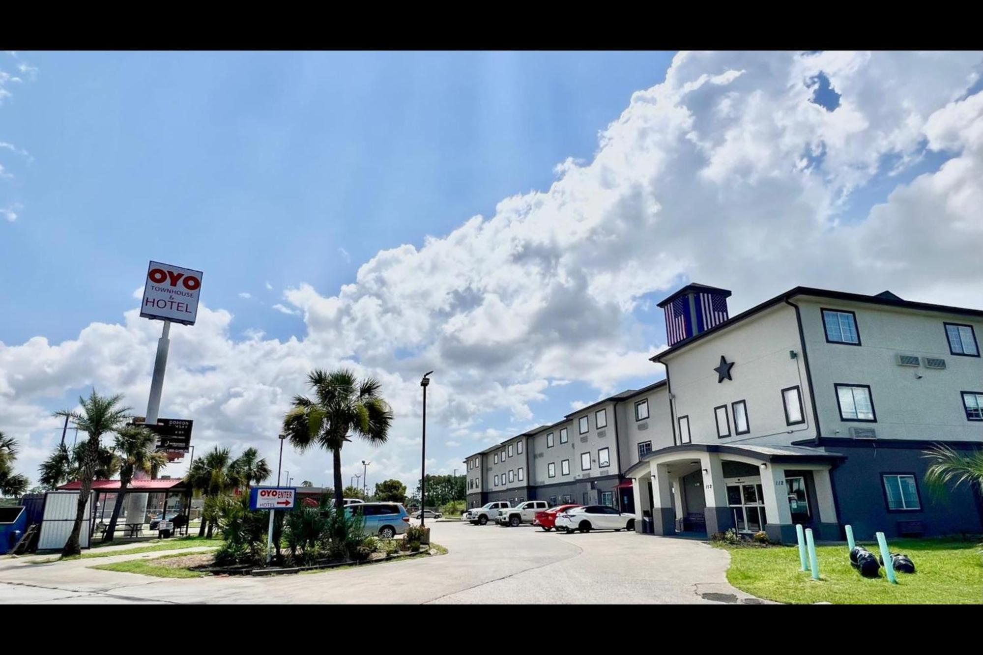 Oyo Townhouse Sulphur,La Extended Stay Exterior photo